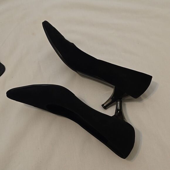 Black Suede Ferragamo Heels - Picture 5 of 12